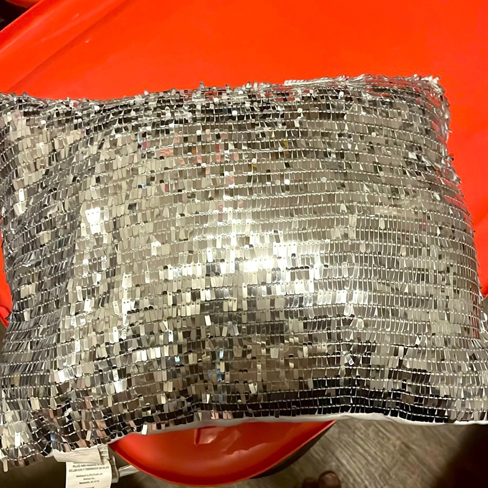 Sparkle pillow, never used it actually